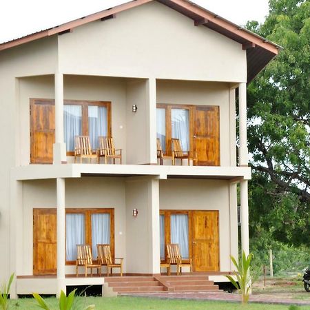 Naaval - Neithal Batticaloa Hotel Exterior photo