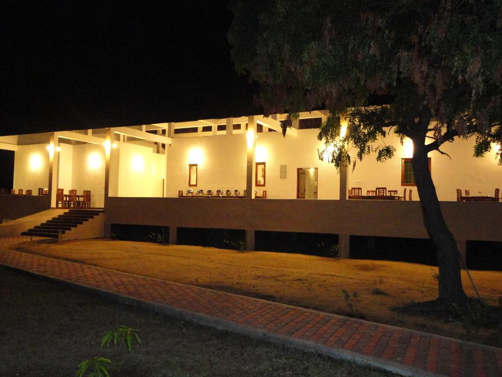 Naaval - Neithal Batticaloa Hotel Exterior photo