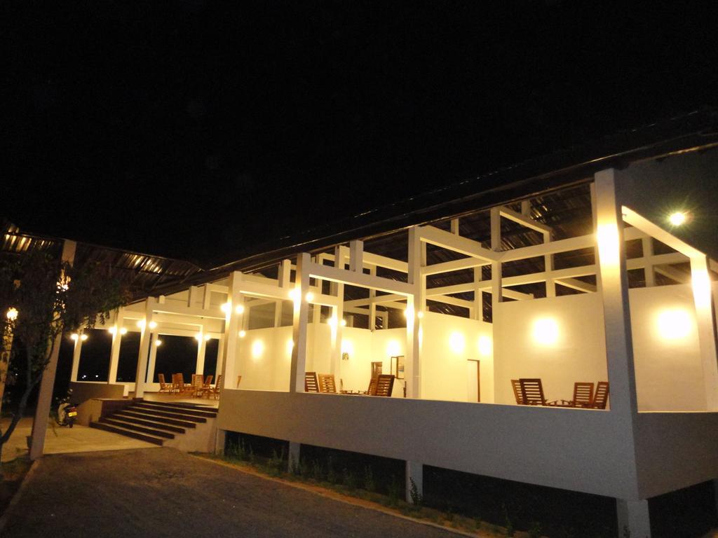 Naaval - Neithal Batticaloa Hotel Exterior photo