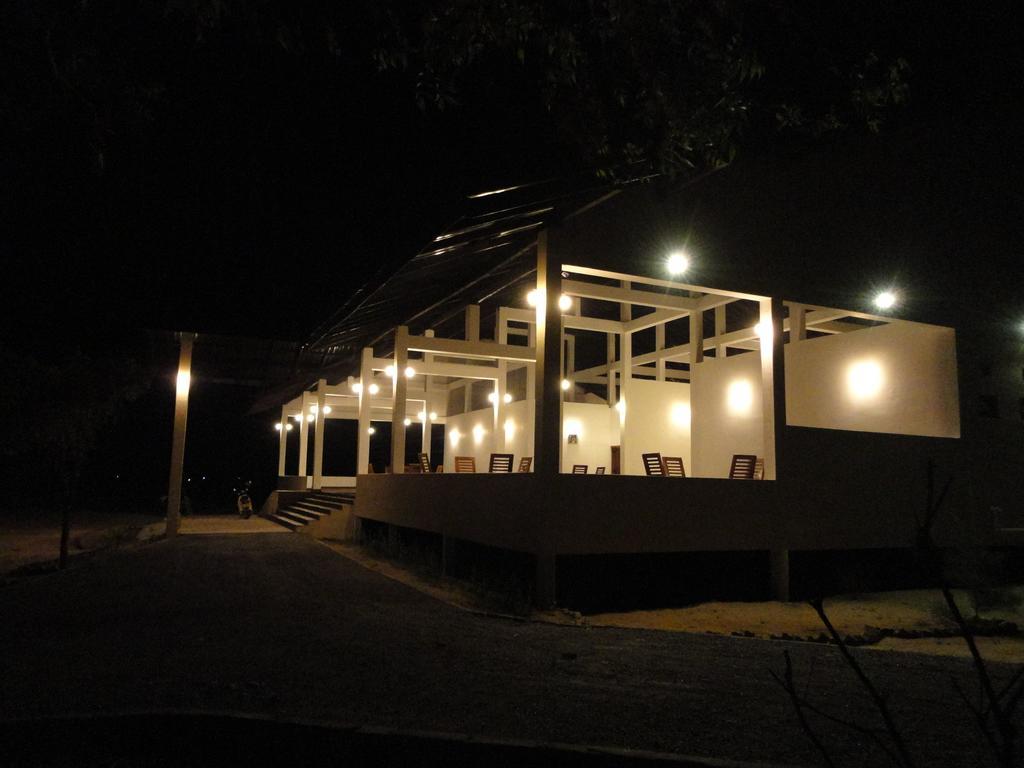 Naaval - Neithal Batticaloa Hotel Exterior photo