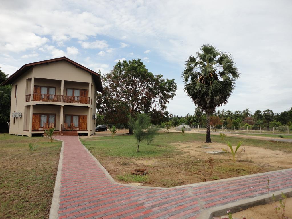 Naaval - Neithal Batticaloa Hotel Exterior photo