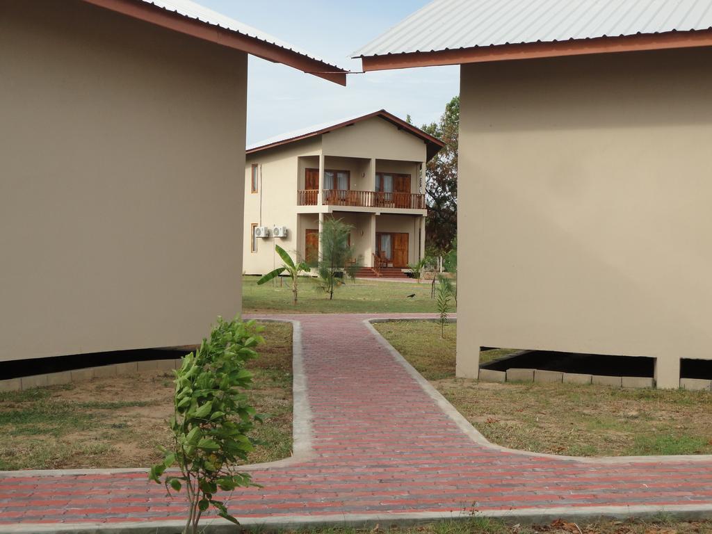 Naaval - Neithal Batticaloa Hotel Exterior photo