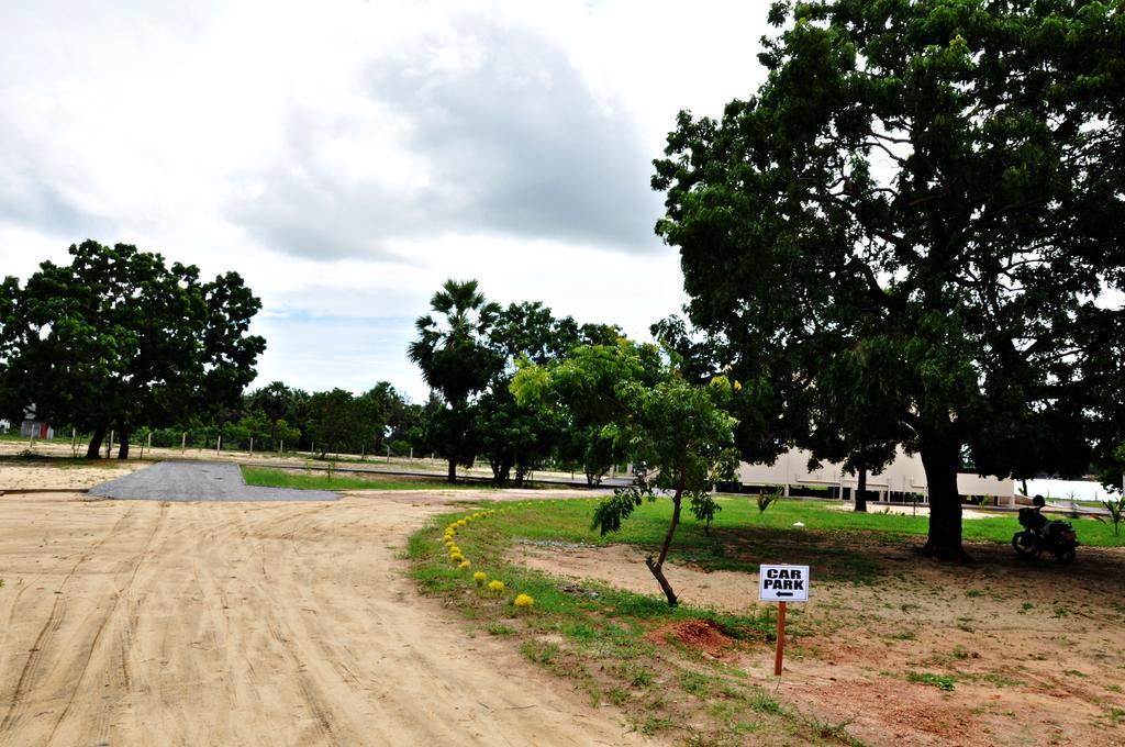 Naaval - Neithal Batticaloa Hotel Exterior photo