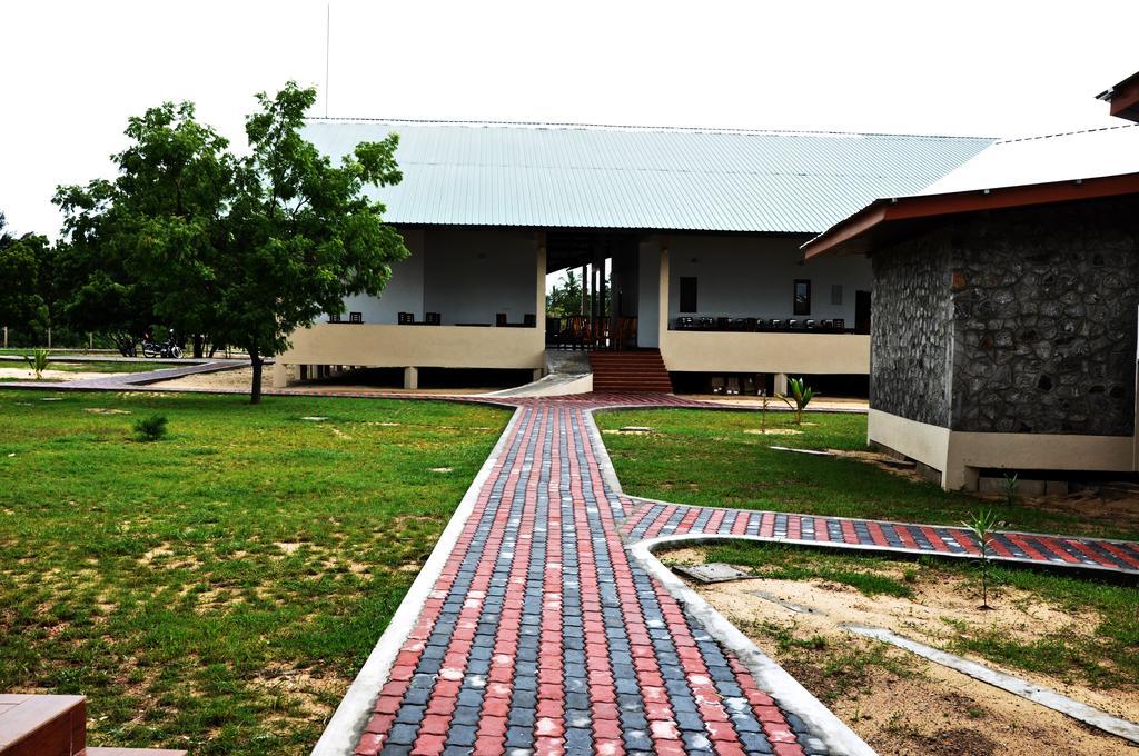 Naaval - Neithal Batticaloa Hotel Exterior photo