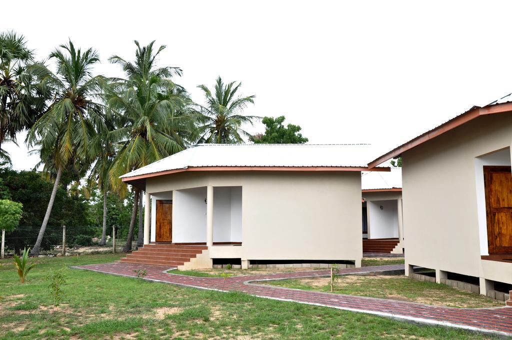 Naaval - Neithal Batticaloa Hotel Exterior photo