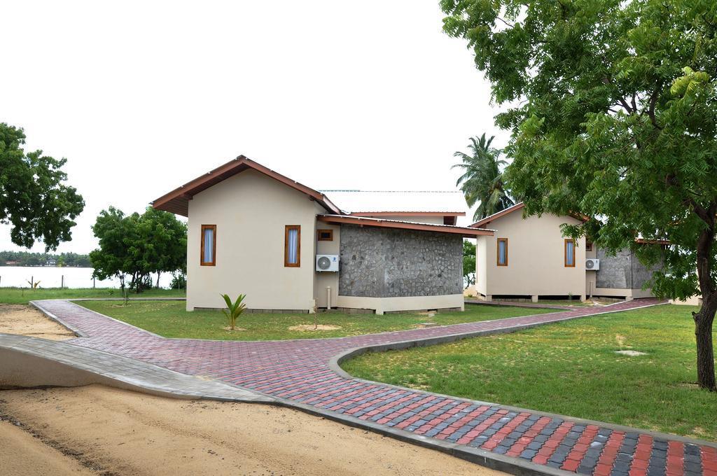 Naaval - Neithal Batticaloa Hotel Exterior photo