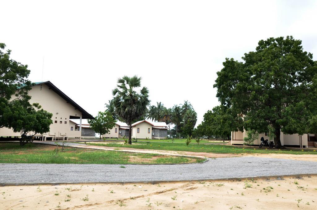 Naaval - Neithal Batticaloa Hotel Exterior photo