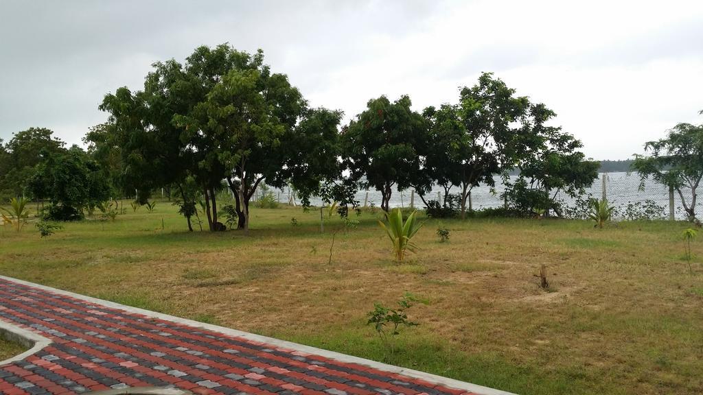 Naaval - Neithal Batticaloa Hotel Exterior photo