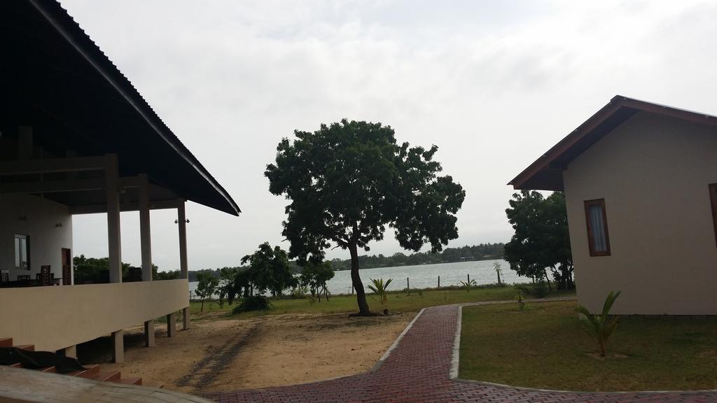 Naaval - Neithal Batticaloa Hotel Exterior photo